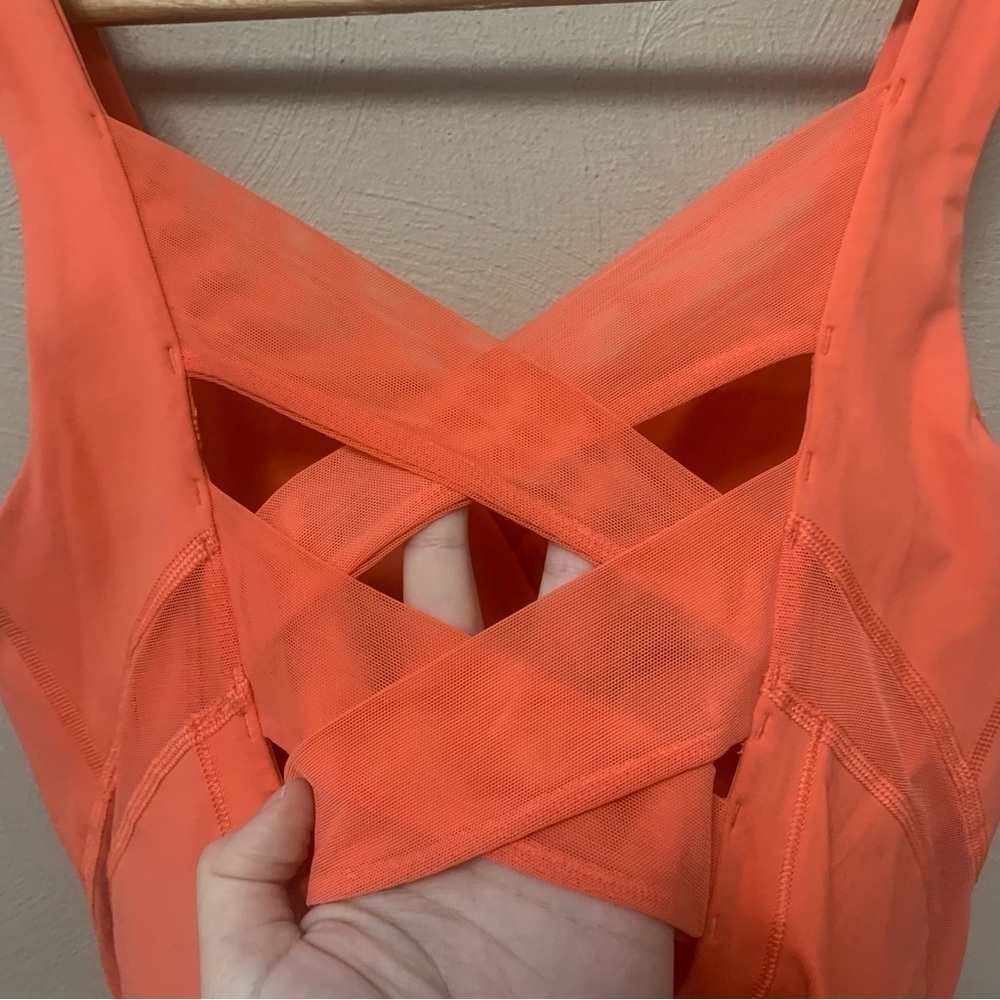 Lululemon Rise and Flow Tank Size 6 - Picture 6 of 11